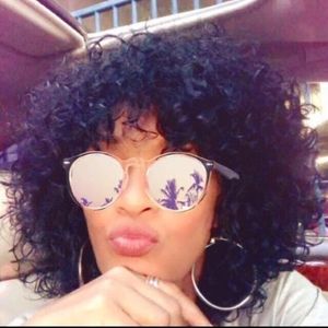 Meet your Posher, Posh